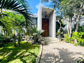 Casa Halo - LUX Mansion, Heated Pool, Sonos Speakers, Gated Community and Staff